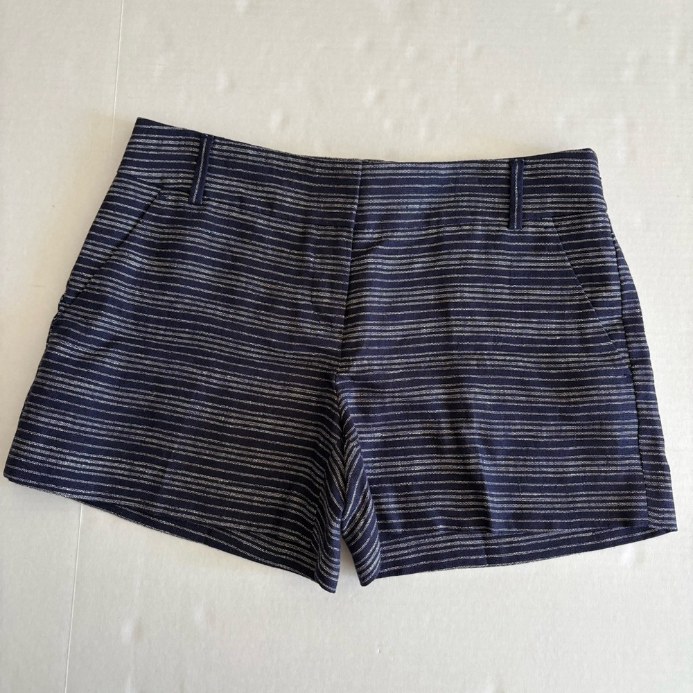 NWT LOFT Blue Striped 100% linen Shorts Size 4 business casual